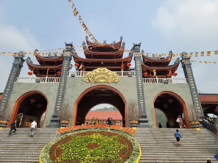 Chùa Ba Vàng, Quảng Ninh